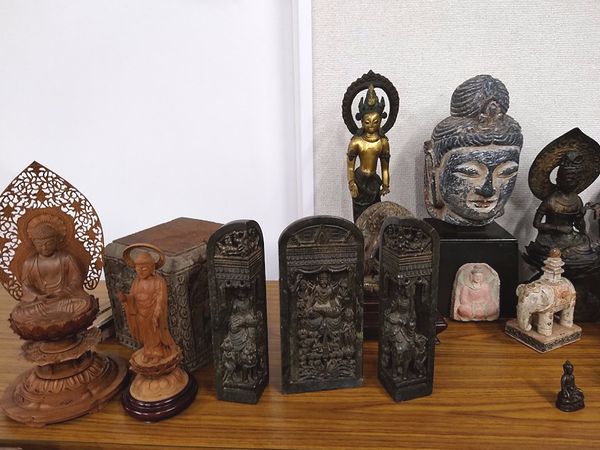 静岡県富士市にて、木彫り仏像、石仏、仏頭、チベット仏、ボンボ 